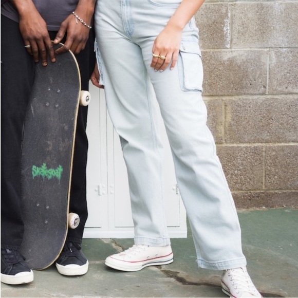 Hollister Ultra High-Rise Dad Cargo Jean Vintage Stretch 27R - Picture 3 of 16